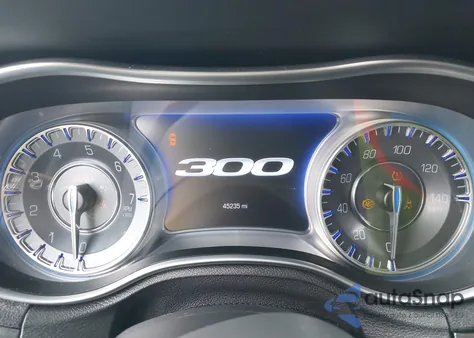 2018 Chrysler 300 Touring z USA, uszkodzony, nr VIN 2C3CCAAG0JH211402